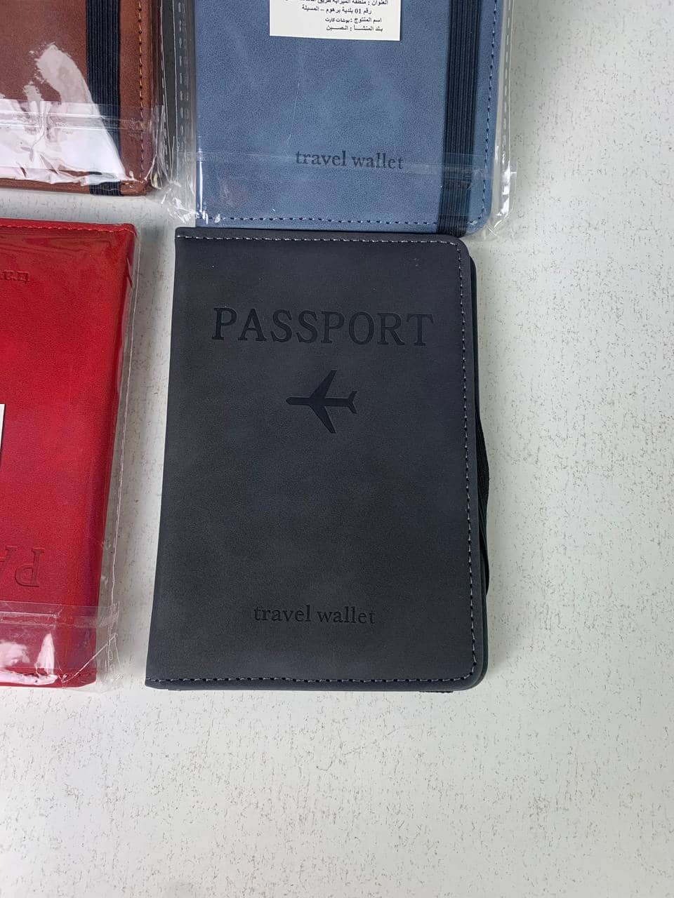 Porte-passeport en cuir à bande élastique - حافظة جواز سفر جلدية مزودة بشريط مطاطي - Accessoires - صورة 12