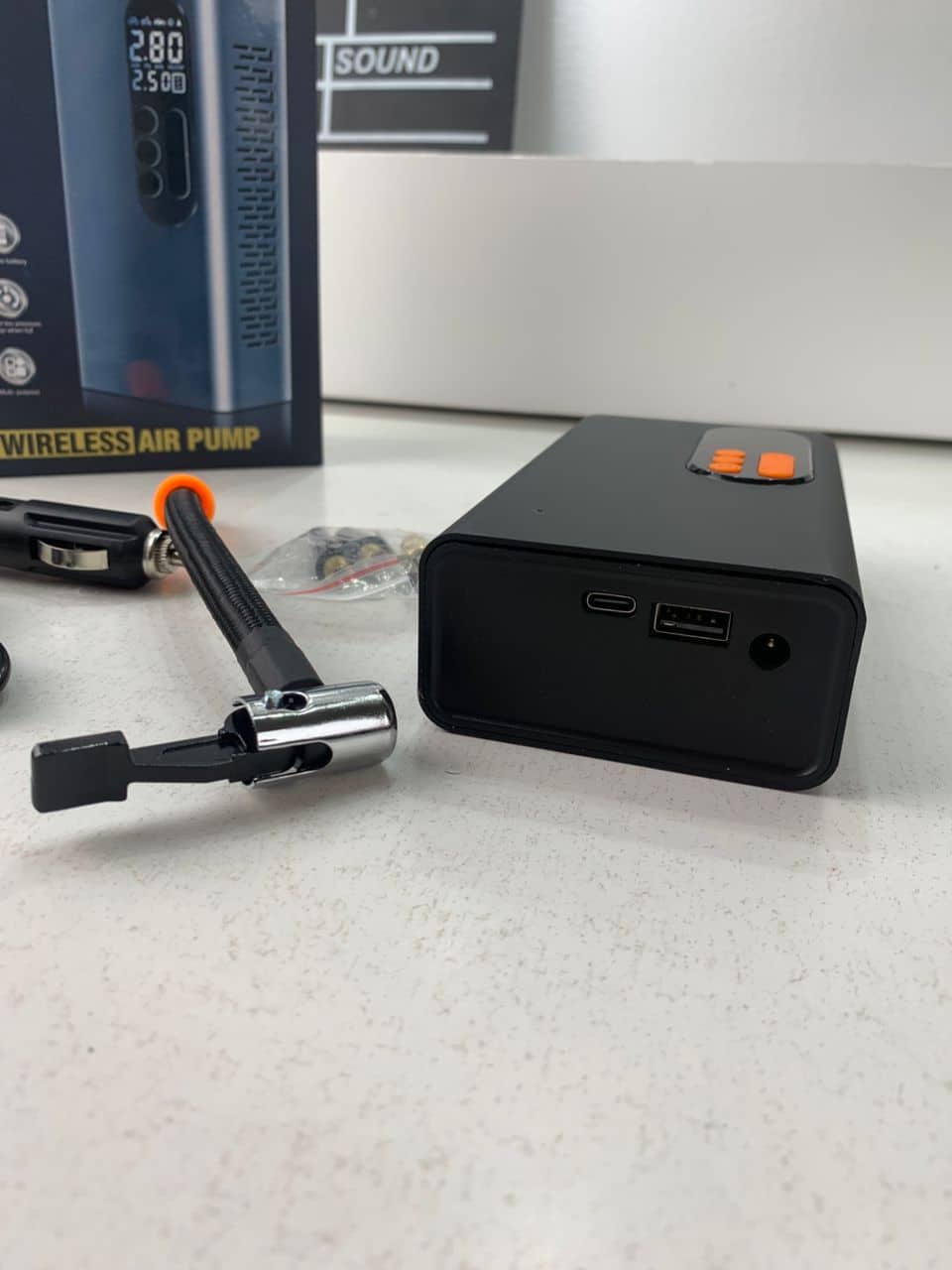 Compresseur À Air Portatif 150 PSI Rechargeable avec Lampe LED – جهاز نفخ عجلات محمول — معاينة 11
