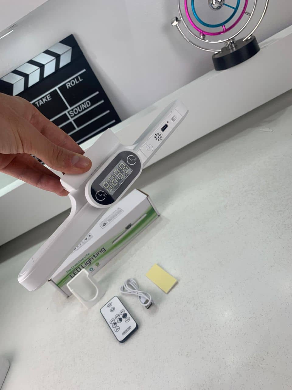 Barre lumineuse LED rechargeable tactile avec 3 modes de couleurs et minuterie PM – مصباح مغناطيسي قابل للتثبيت في عدة أماكن — معاينة 7