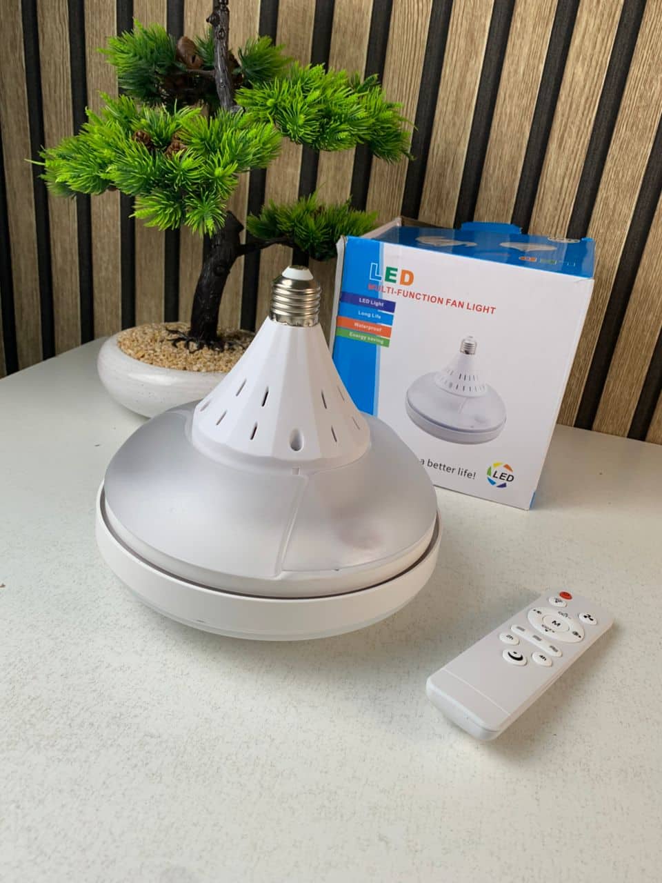 Ventilateur de plafond rétractable avec lumière réglable et télécommande — معاينة 8