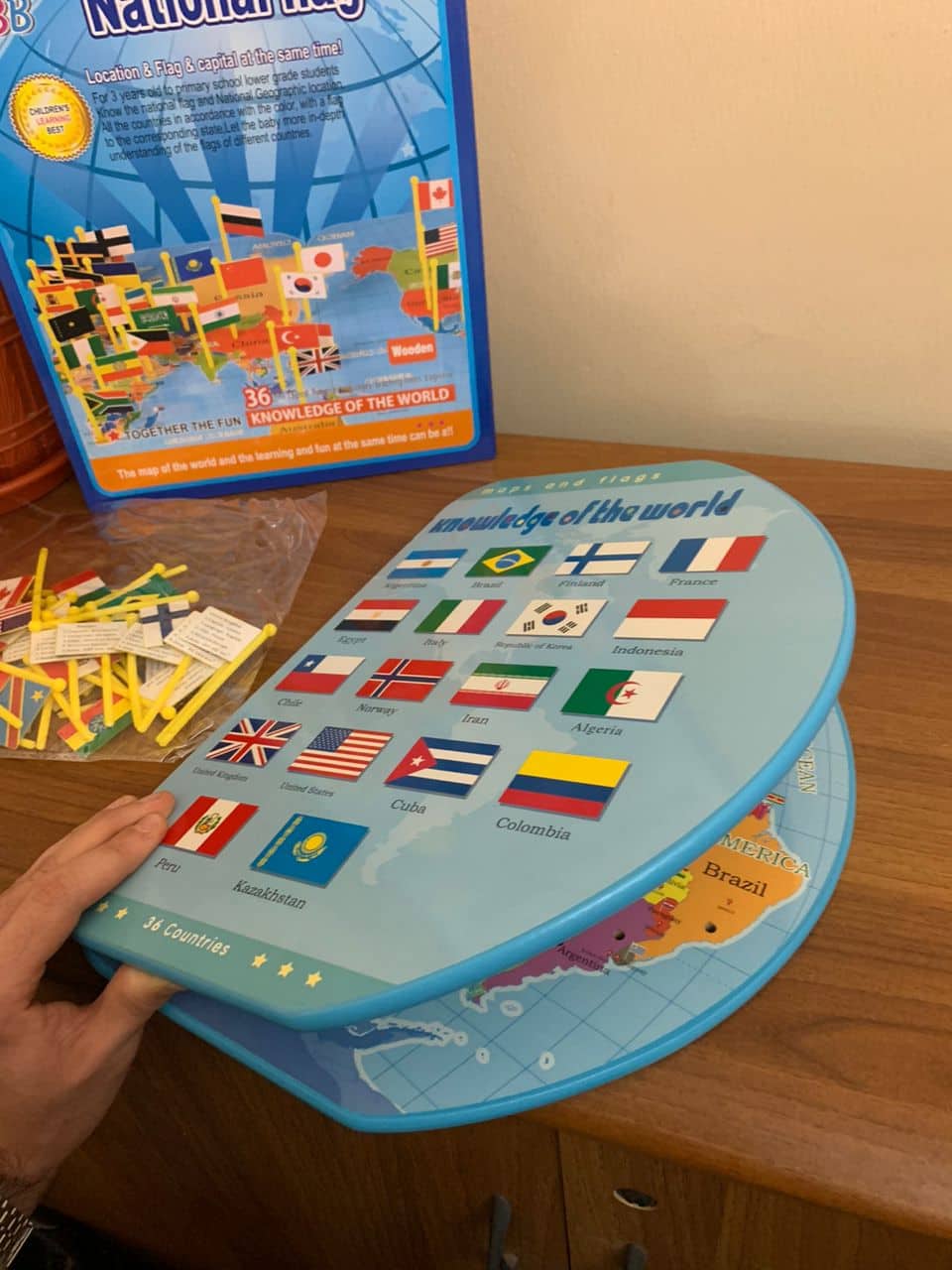 Puzzle Carte du Monde en Bois Pliable avec Drapeaux et Capitales – لعبة تعليمية للأطفال خريطة العالم مع الأعلام والعواصم — معاينة 13