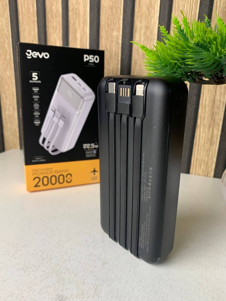 Power Bank Fast Charge Gevo 20000mAh avec Cable intégré LCD Screen – باور بانك سعة 20000ميلي أمبير مع كابلات شحن مدمجة — معاينة 7