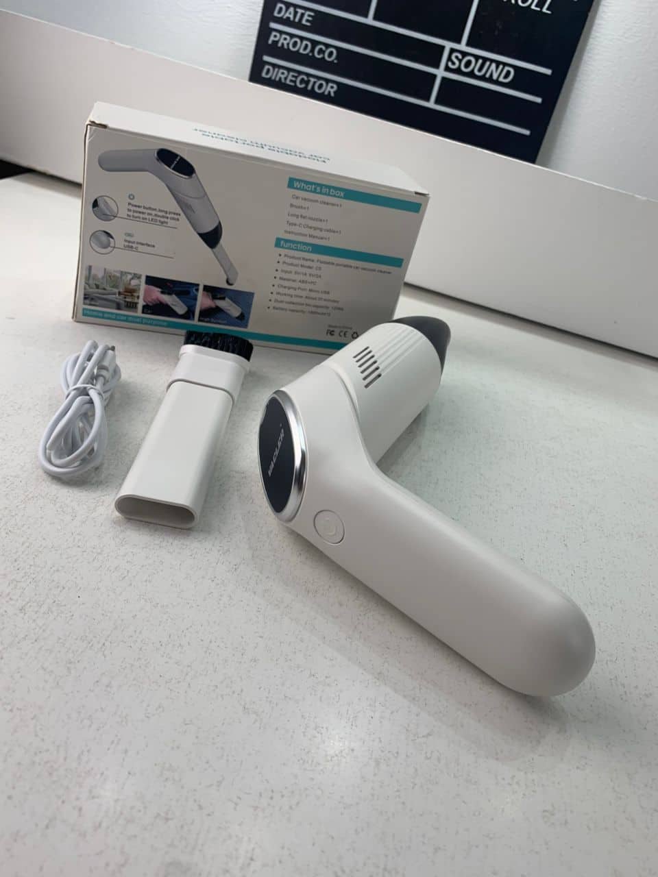 Aspirateur Pliable et Portable pour Voiture avec Éclairage LED – مكنسة كهربائية محمولة للسيارات — معاينة 8