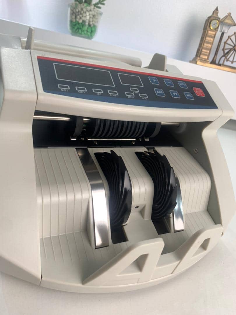 Compteuse Automatique de Billets avec Détection UV – آلة عد النقود الأوتوماتيكية مع كشف الأشعة فوق البنفسجية — معاينة 11