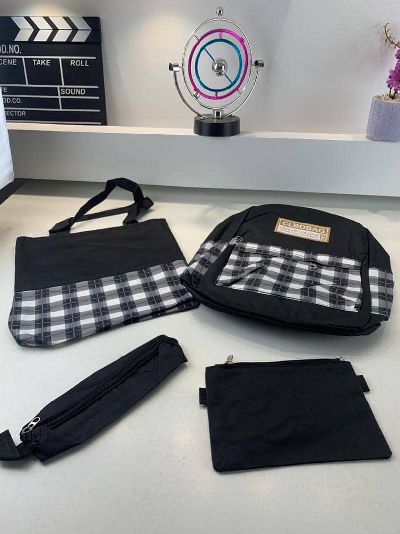 Ensemble de sacs d’école Kawai pour adolescents 4Pcs CLBD V4 Noir – محفظة 4 قطع كاواي أسود — معاينة 4