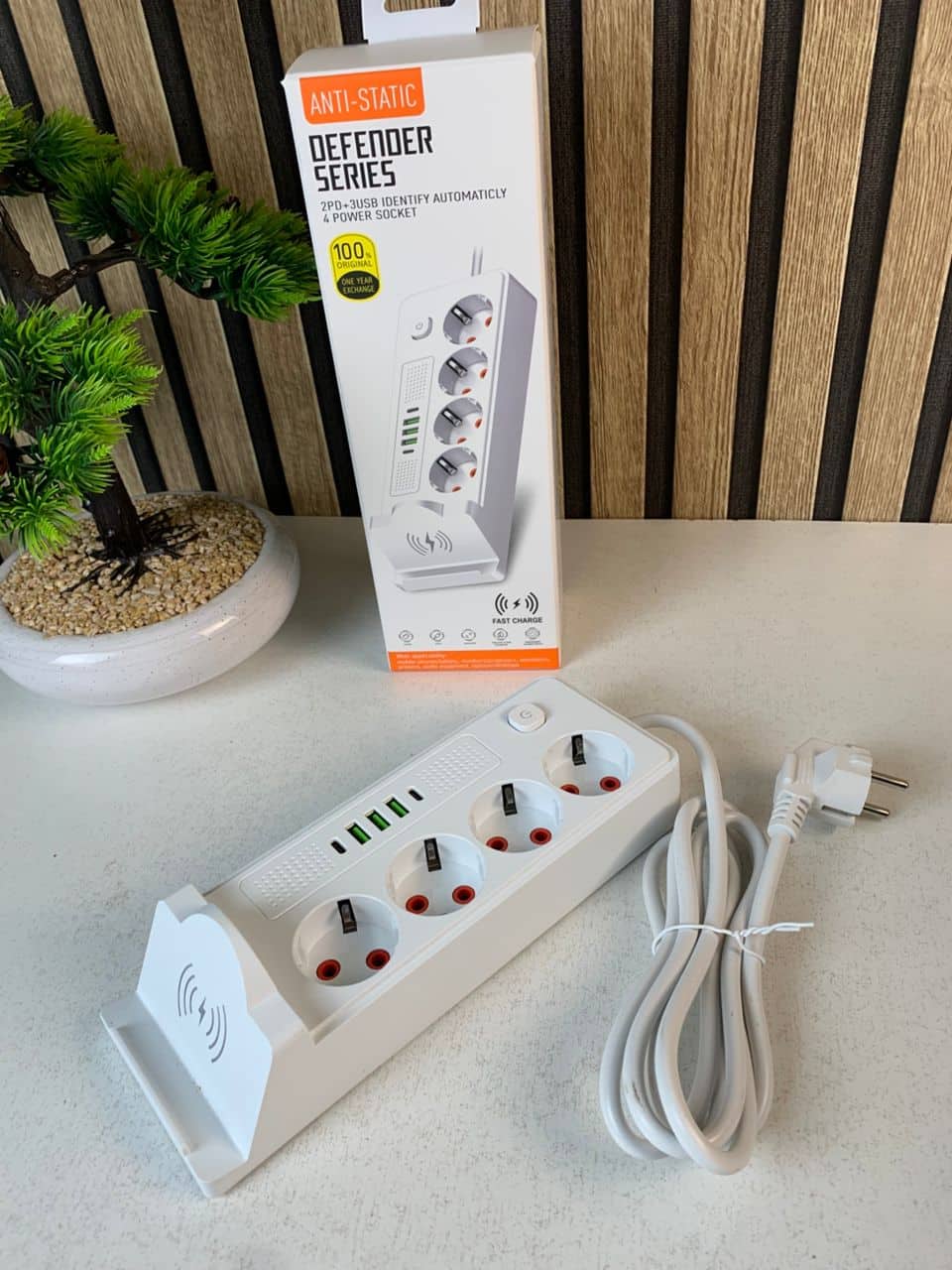 Multiprise 4 SOCKET 2500W avec USB, Type-C et chargement sans fil – مقبس طاقة وشاحن لاسلكي — معاينة 10