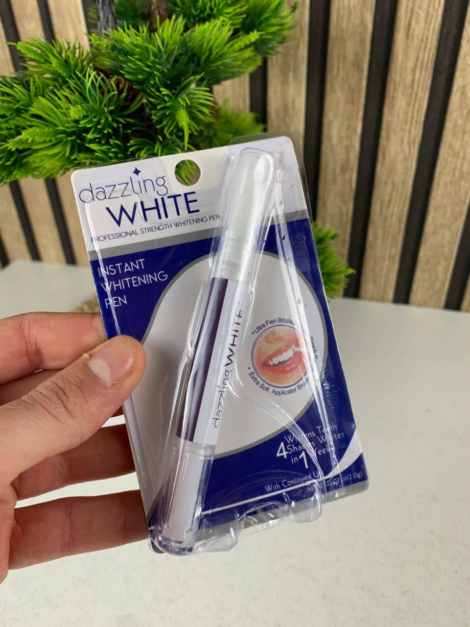 Stylo blanchissant pour les dents en 2 parties avec applicateur doux — معاينة 8