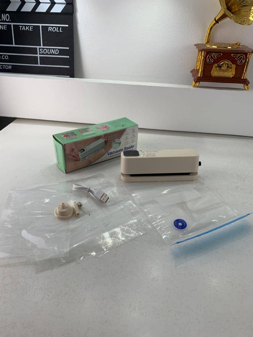 Mini scelleuse sous vide et Extracteur d’air portable 60 kPa avec 3 niveaux de température – جهاز تفريغ الهواء وغلق الأكياس — معاينة 8