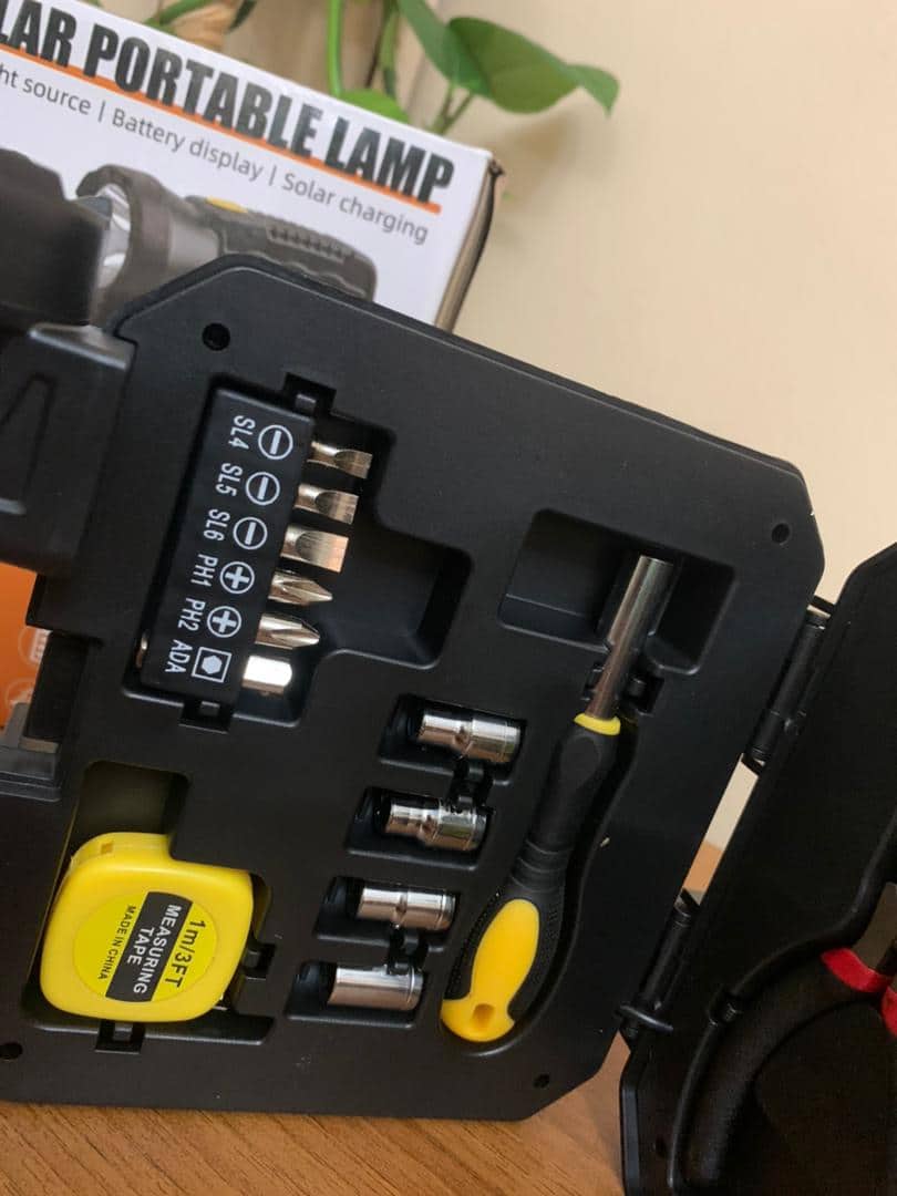 Lampe Solaire Portable Avec Kit de Tournevis et Outils — معاينة 11