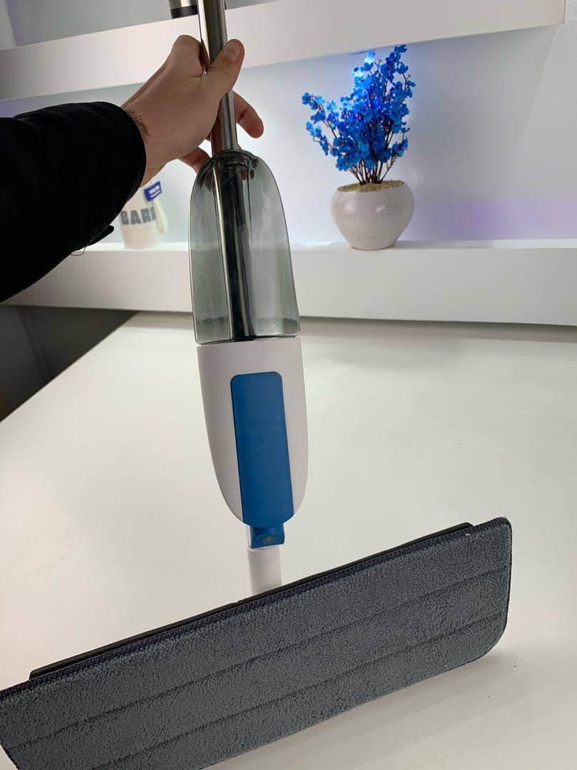 Balai Serpillère Pulvérisateur avec Réservoir Rechargeable – ممسحة بخاخ مع زجاجة قابلة لإعادة التعبئة — معاينة 12