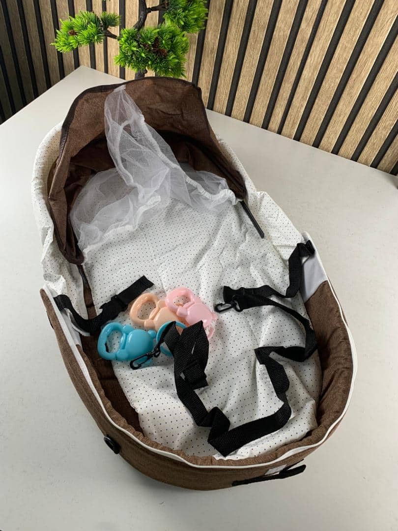 Lit et sac à langer pour enfants avec moustiquaire et auvent – سرير أطفال سهل النقل مع ناموسية مدمجة — معاينة 11
