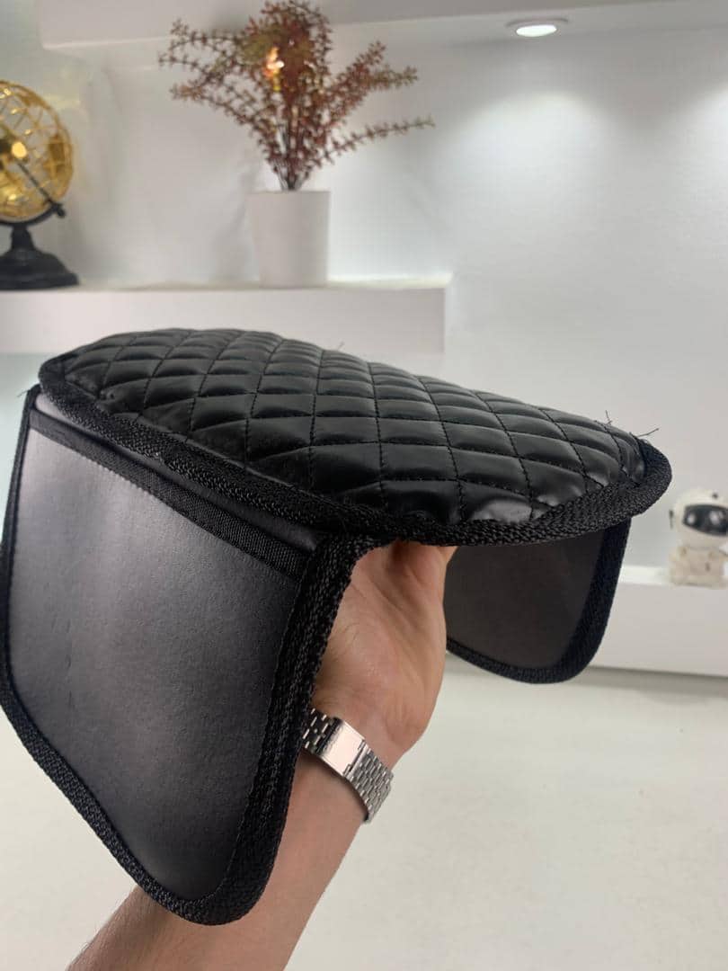 Housse fine pour Accoudoir de voiture en cuir avec 2 sacs de rangement - وسادة مسند الذراع في السيارة — معاينة 13