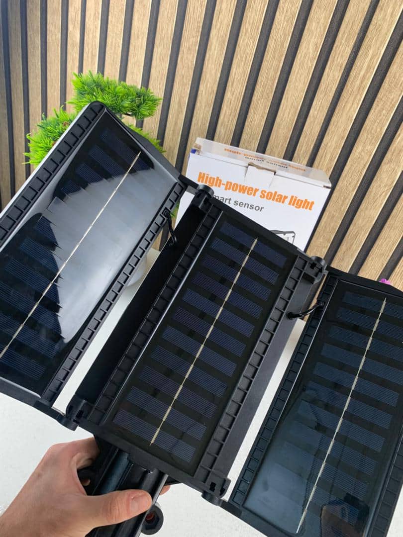Lampes Solaires Extérieure Super lumineuse avec 3 Panneaux 800LED et Télécommande – مصباح خارجي بالطاقة الشمسية مع يد تحكم — معاينة 11