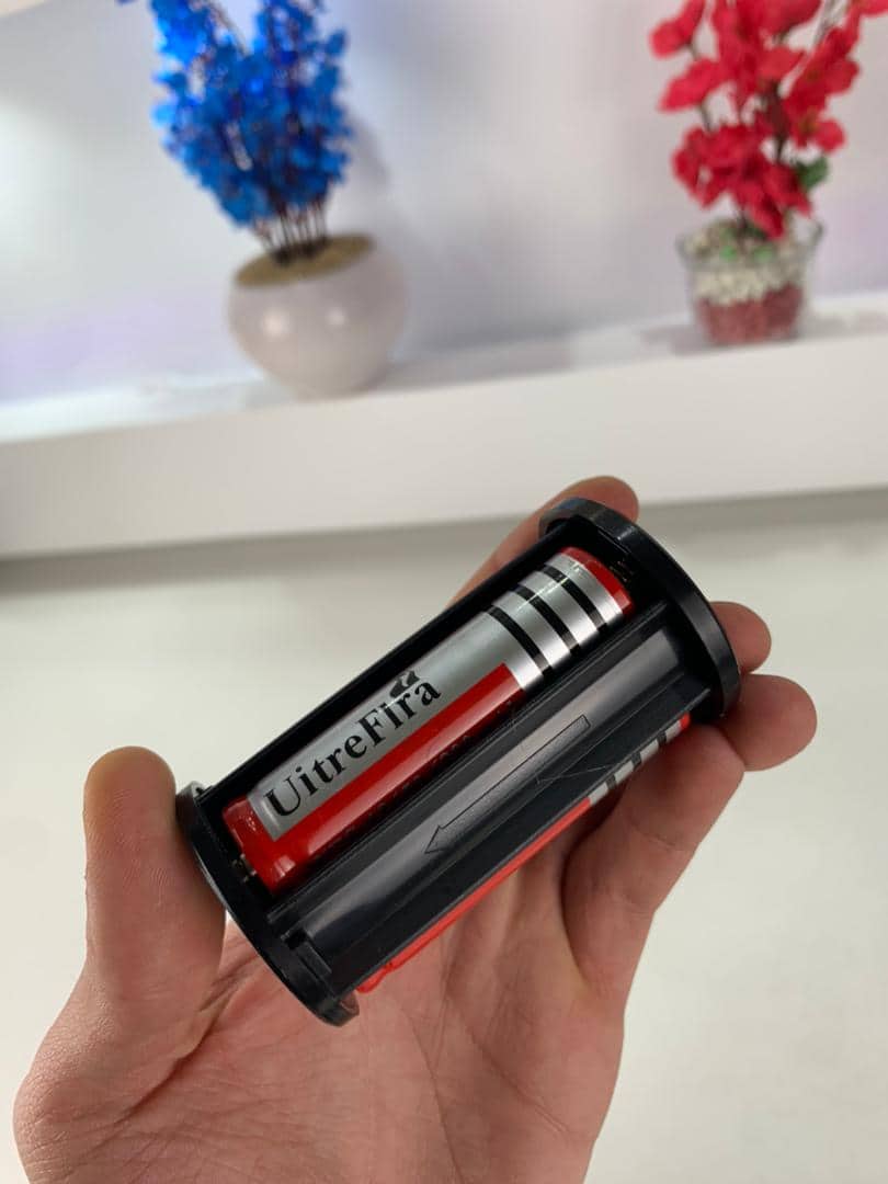 Lampe Torche 100W avec Batterie Lithium 18650*3 Portée de 1 à 1,5 km, mise au point réglable – مصباح يدوي عالي الطاقة مع بطارية ليثيوم — معاينة 15