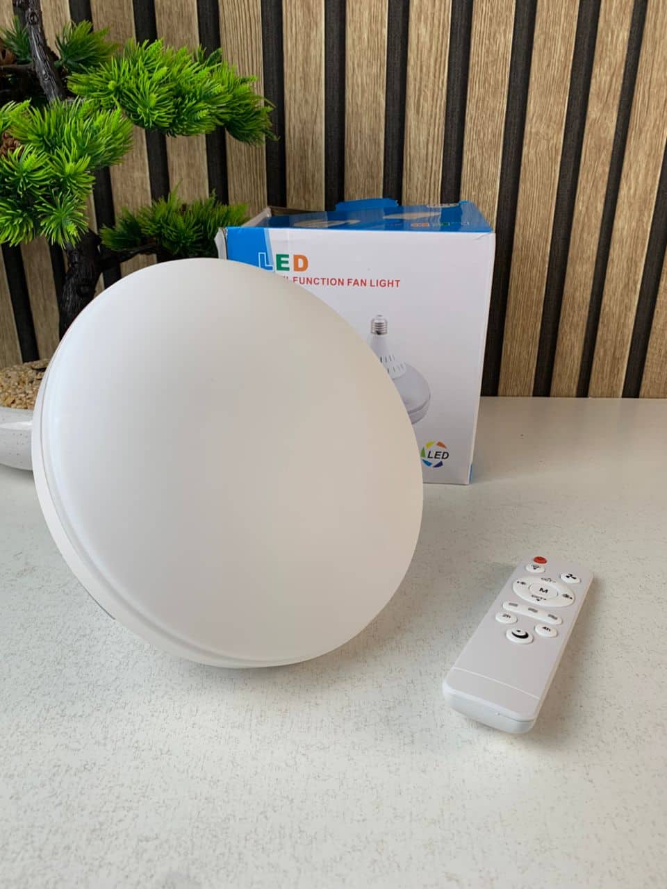 Ventilateur de plafond rétractable avec lumière réglable et télécommande — معاينة 7