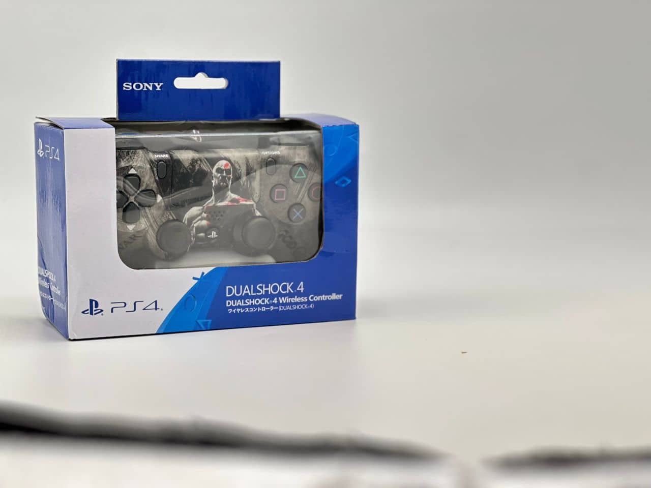 SONY DualShock Manette PS4 Sans Fil, Batterie Rechargeable (High Copy) – Edition God of War — معاينة 6