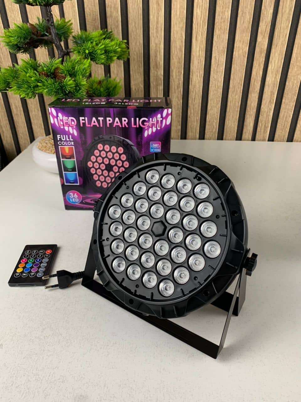 Projecteur Stroboscope LED RVB 36 LED avec Télécommande – جهاز الألعاب الضوئية — معاينة 11