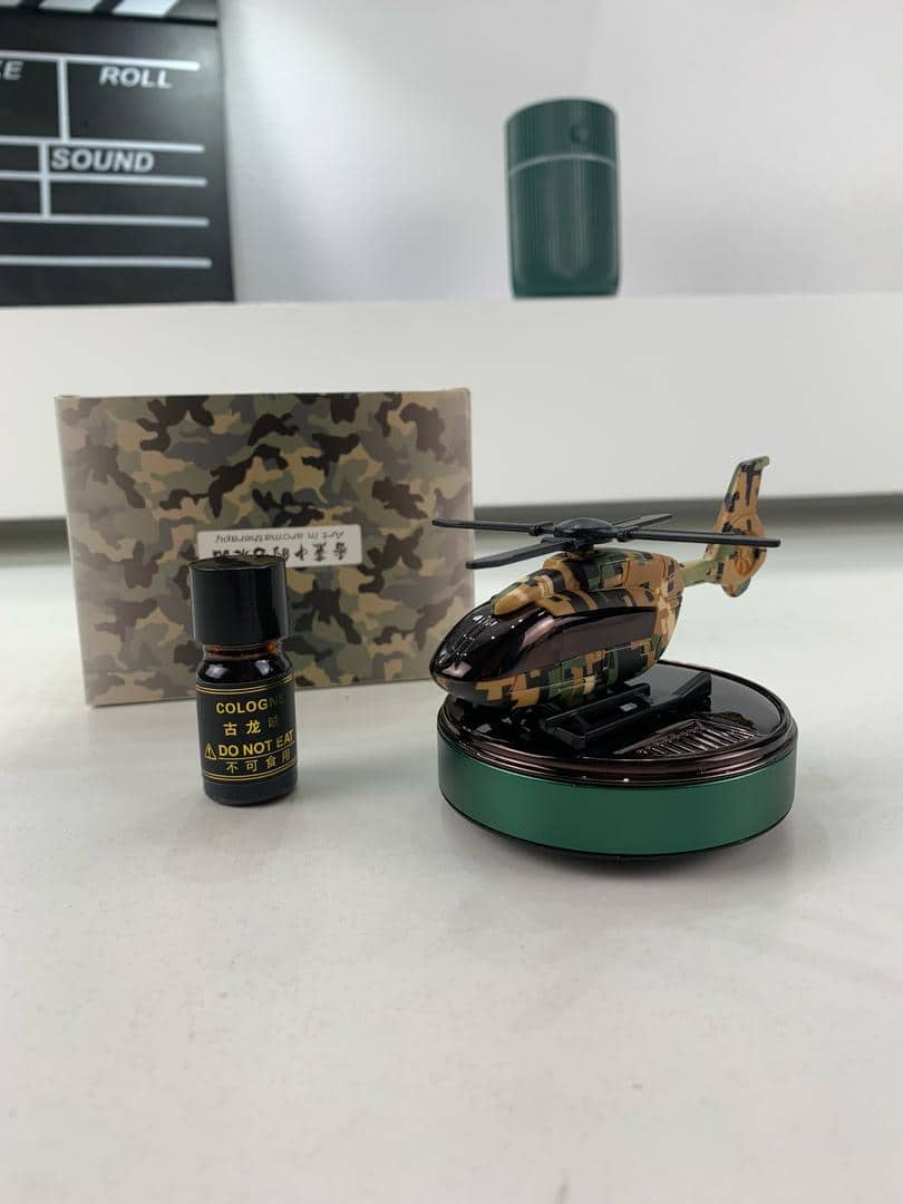 Diffuseur d’aromathérapie Solaire Décoration Style Avion Camouflage – موزع العطر في السيارة — معاينة 8