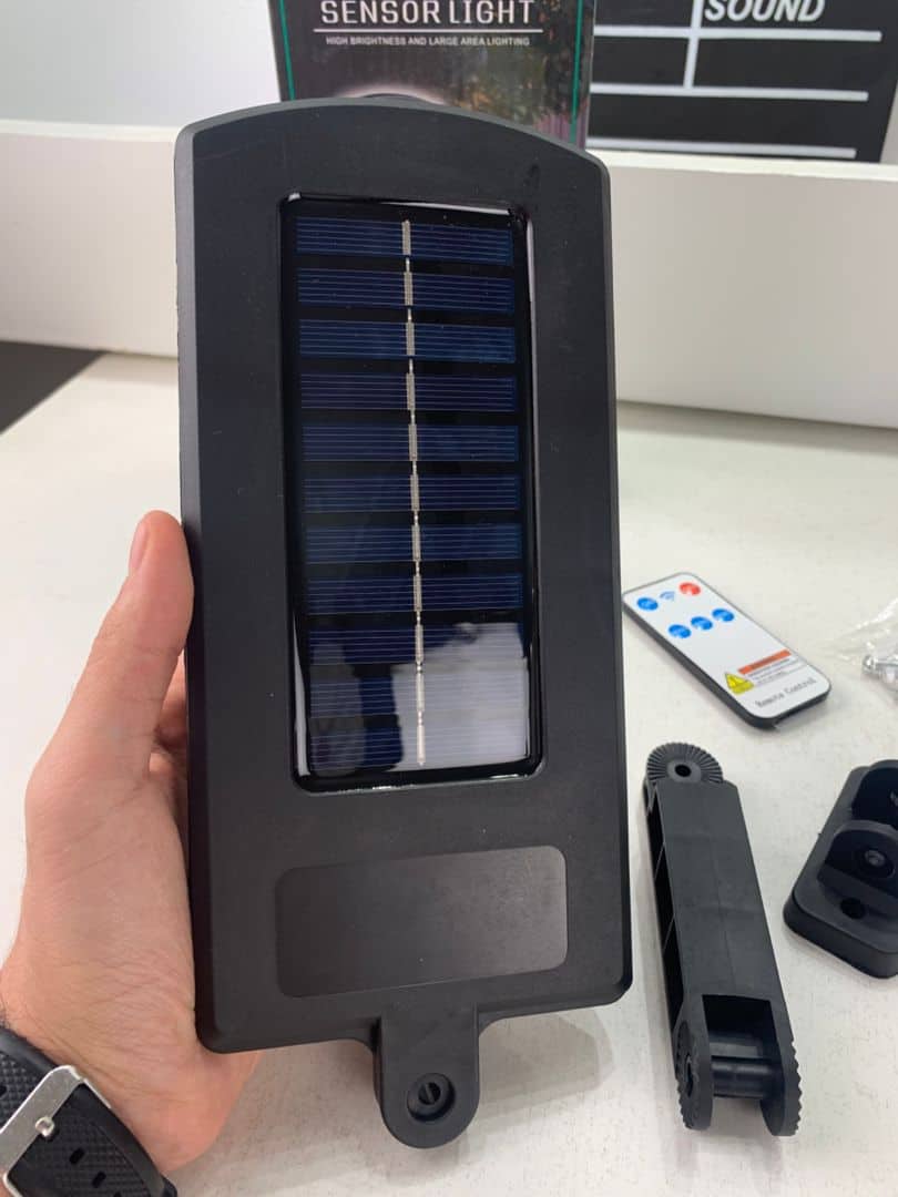 Lampadaires solaires à LED d’extérieur avec détecteur de mouvements – مصباح خارجي يعمل بالطاقة الشمسية — معاينة 9