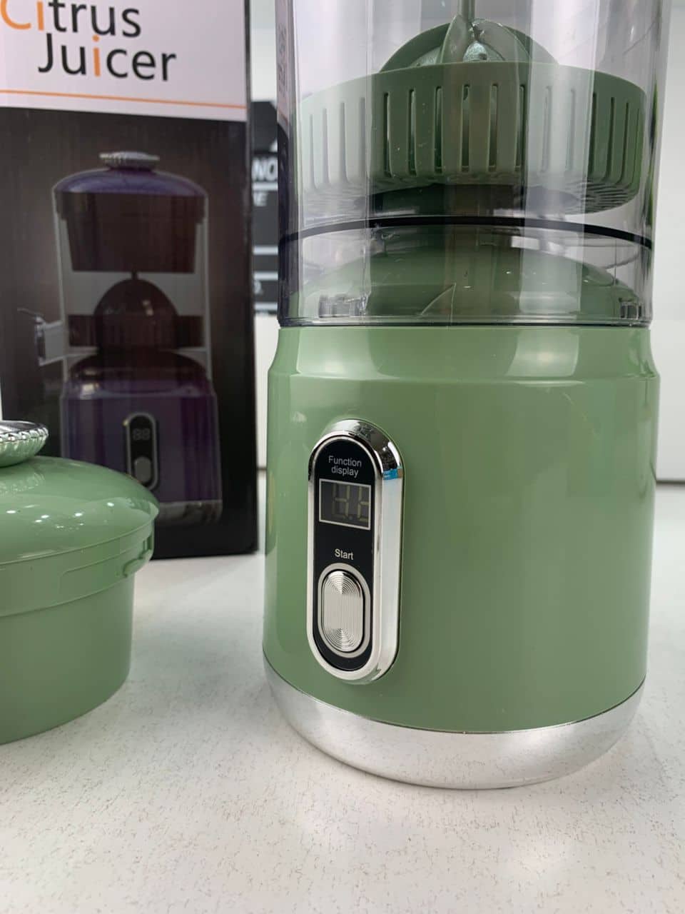 Presse Agrumes Electrique Portable 600 ml Rechargeable Moteur Silencieux – عصارة حمضيات محمولة وقابلة للشحن — معاينة 7
