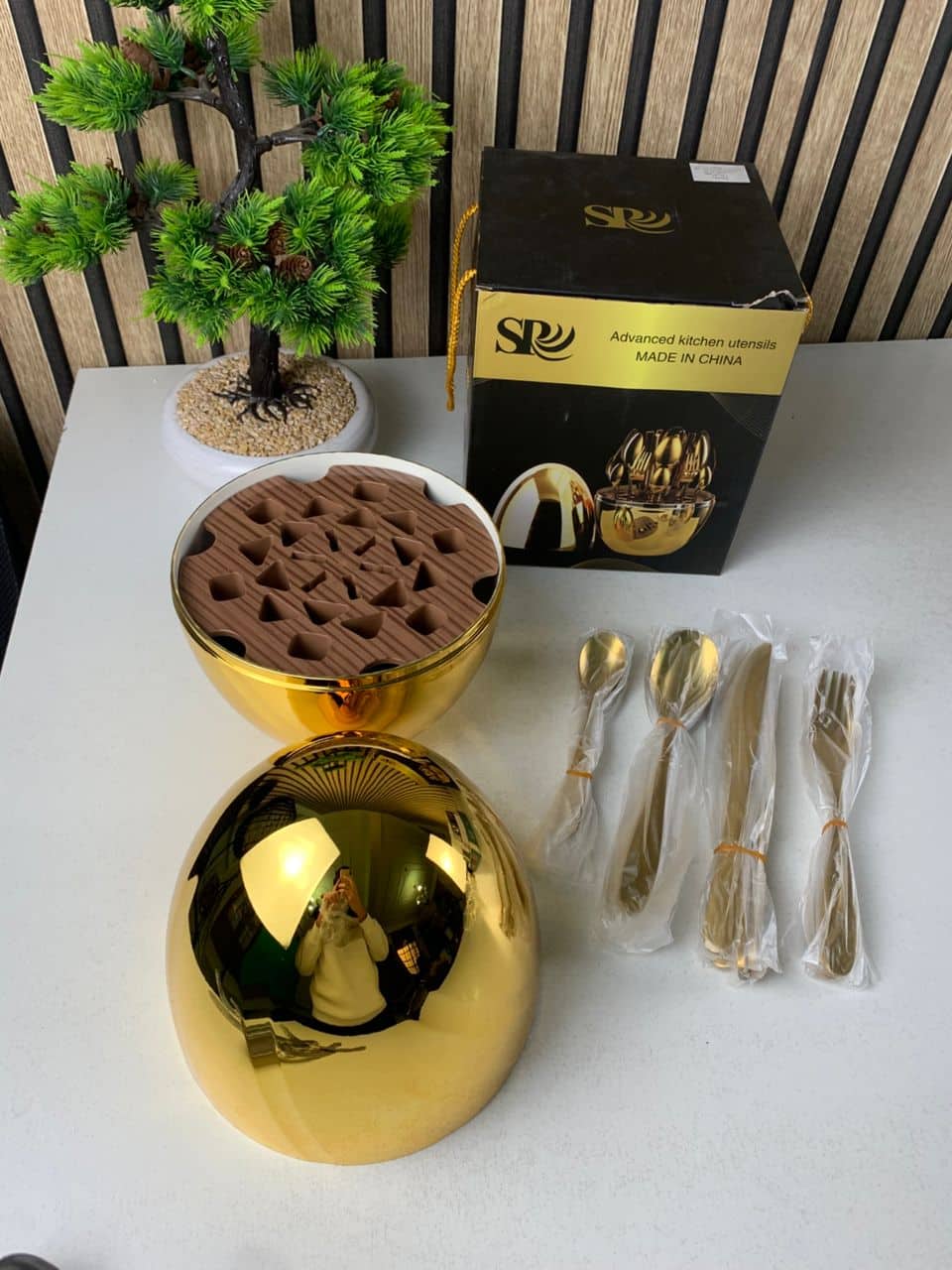 Serie Ensemble De Couverts Créatifs En Forme De Œuf Dorée 24Pcs – طقم أدوات المطبخ — معاينة 9