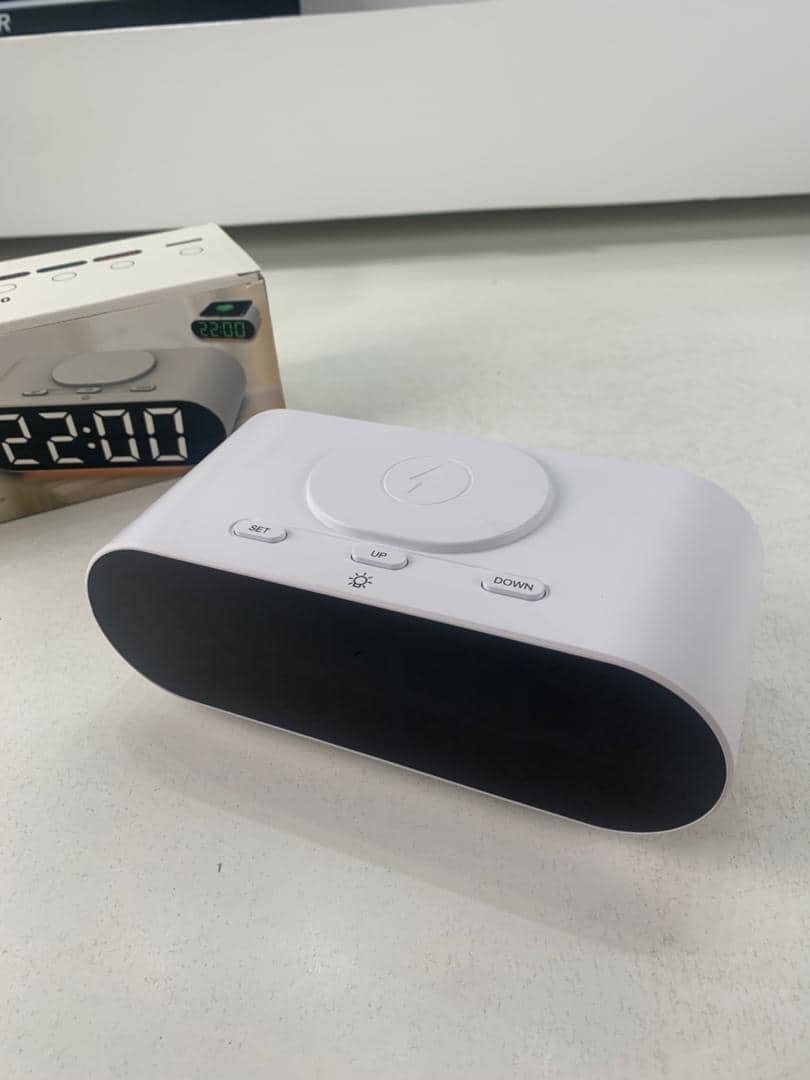 Horloge numérique LED et Chargeur Sans Fil GH9000 – ساعة منبه وشاحن لاسلكي — معاينة 9