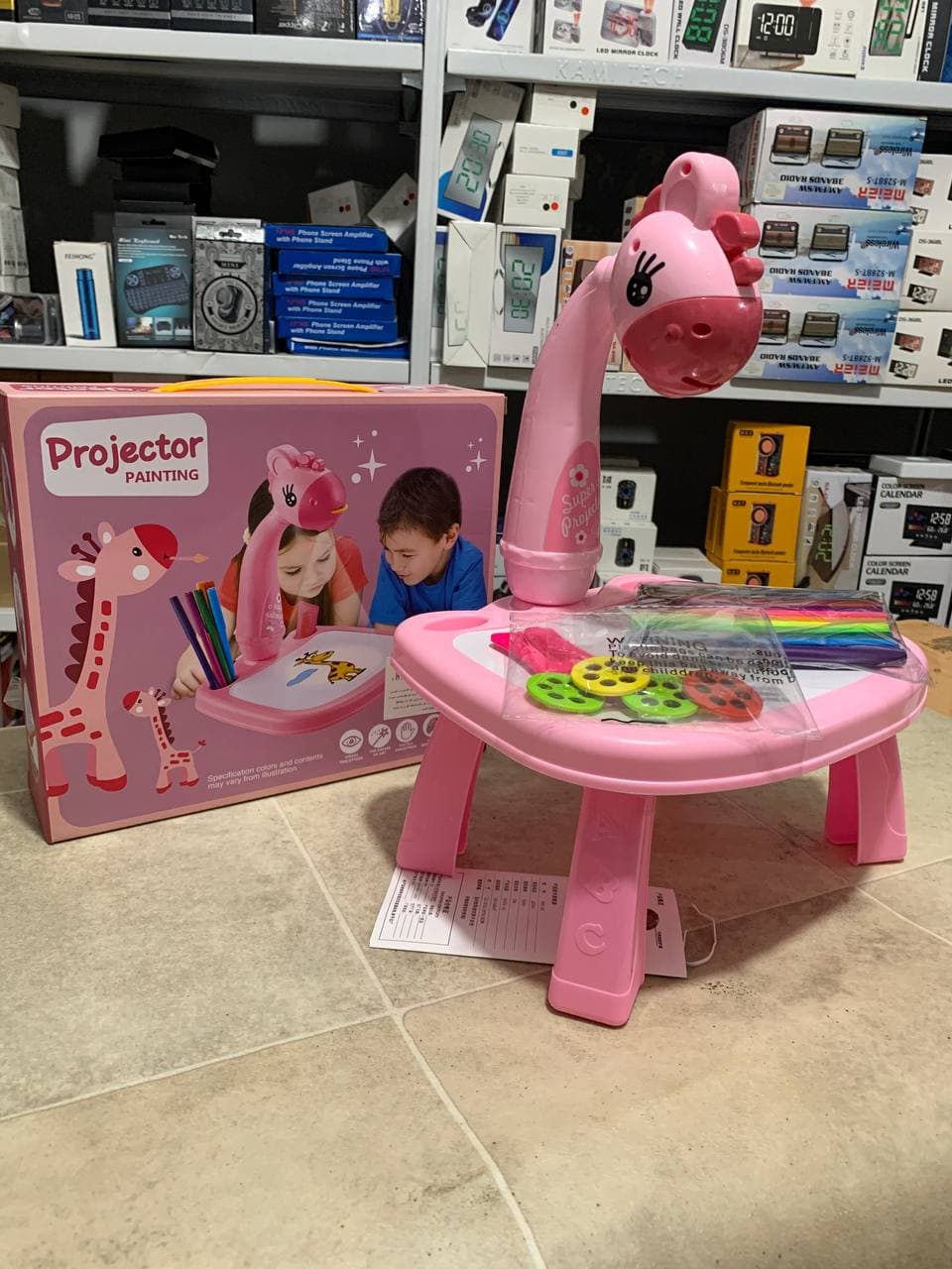 Projecteur à LED pour Enfant avec Table de Dessin Artistique - Jouet & Gaming - صورة حقيقية 11