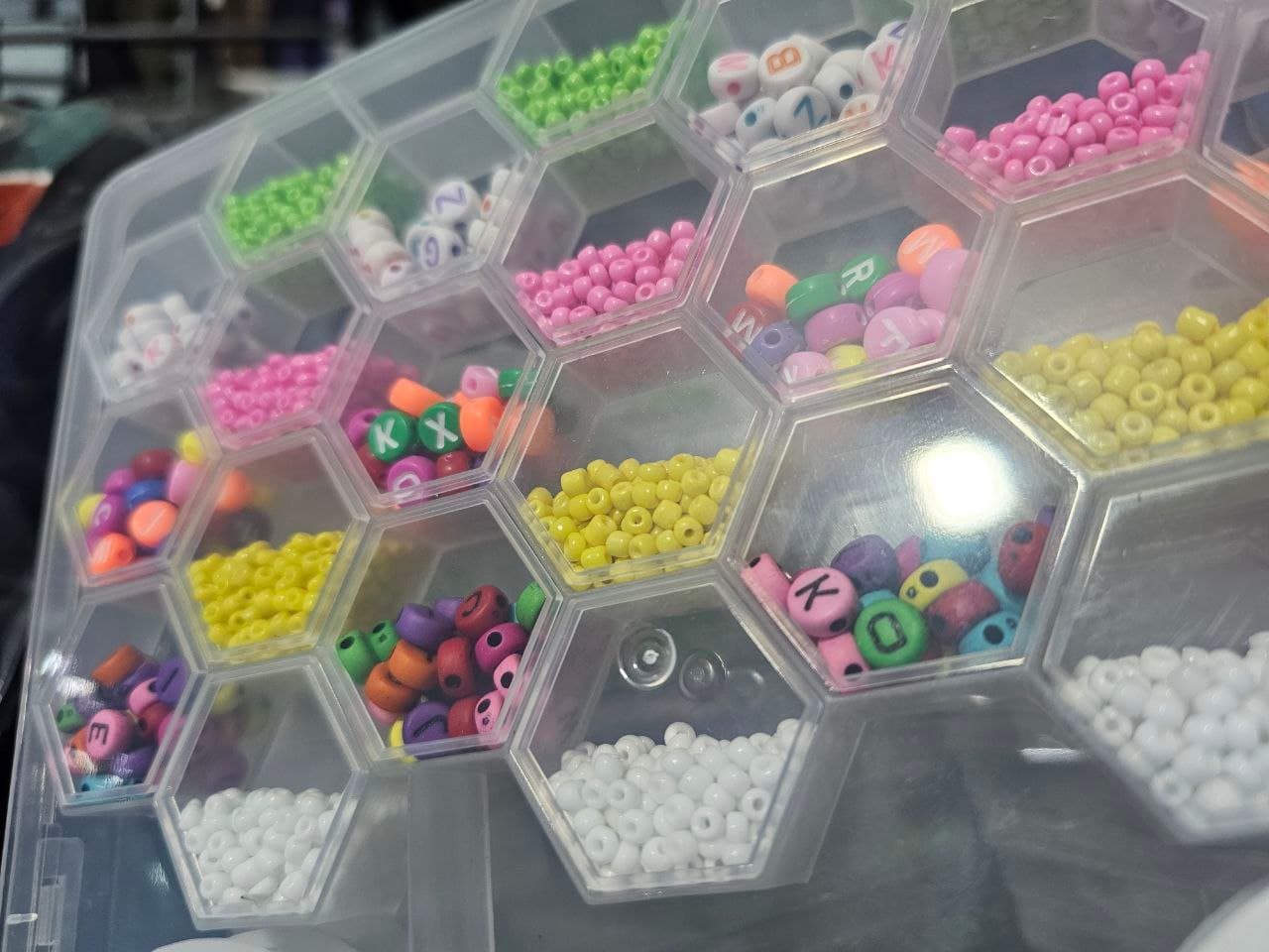 Ensemble de fabrication de bijoux Pour enfant 24 grilles en forme de ruche d'abeille - Jouet & Gaming - صورة حقيقية 8