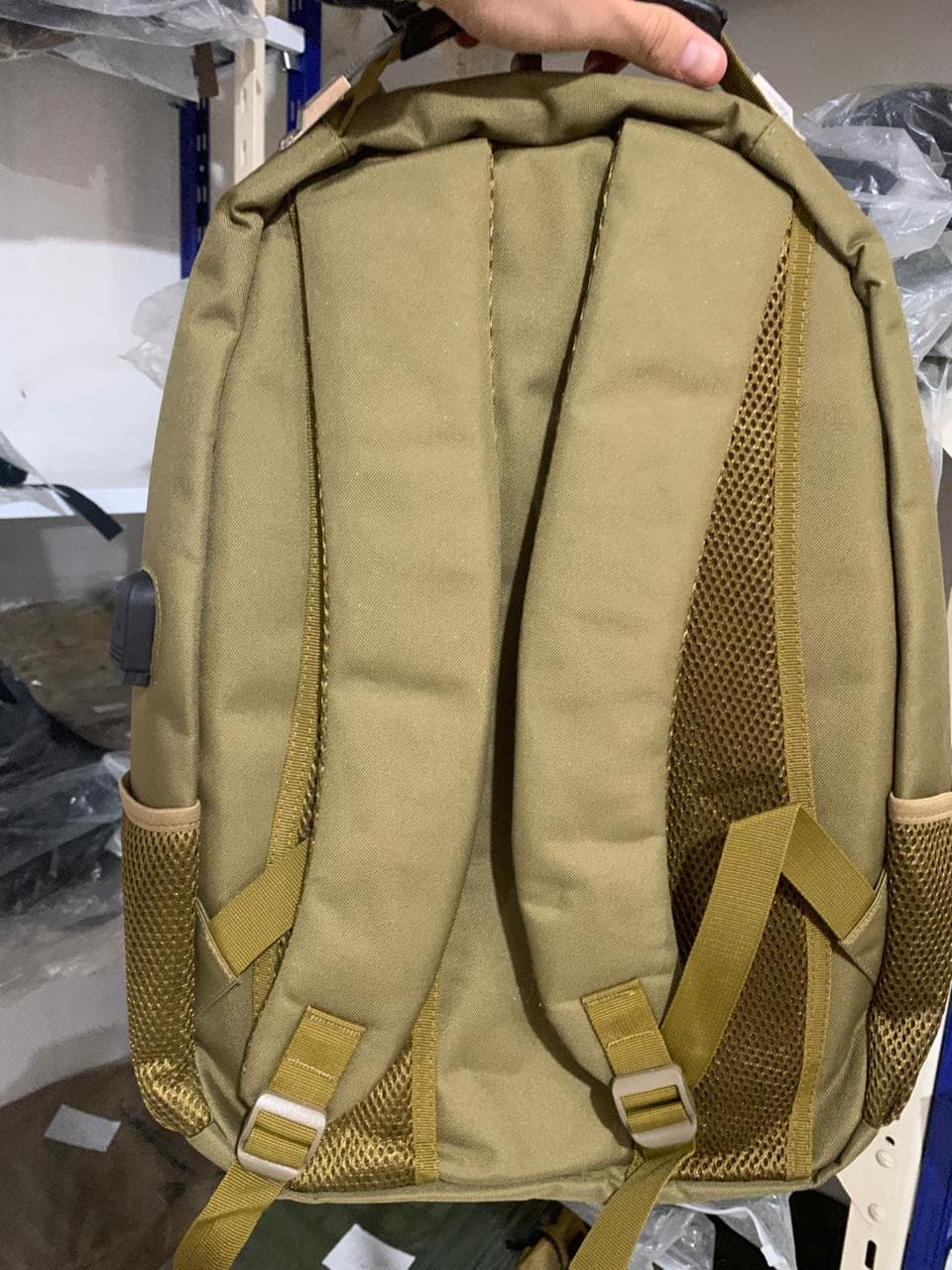 Sac à dos tactique USB pour camping, sac militaire 15,6 pouces - Camping et Randonnée - صورة حقيقية 8