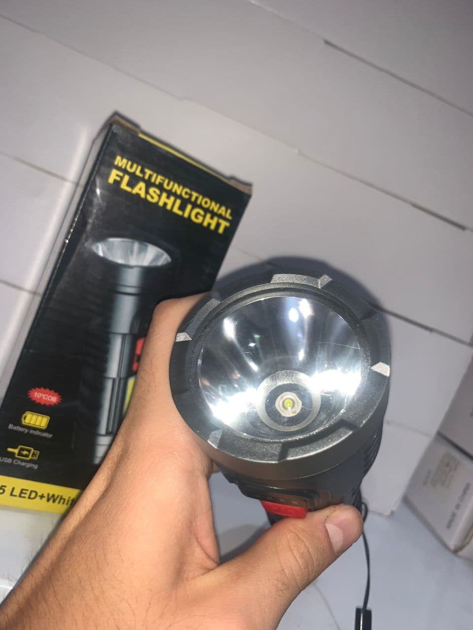 Lampe torche LED rechargeable Super lumineuse G5 - Camping et Randonnée - صورة حقيقية 10