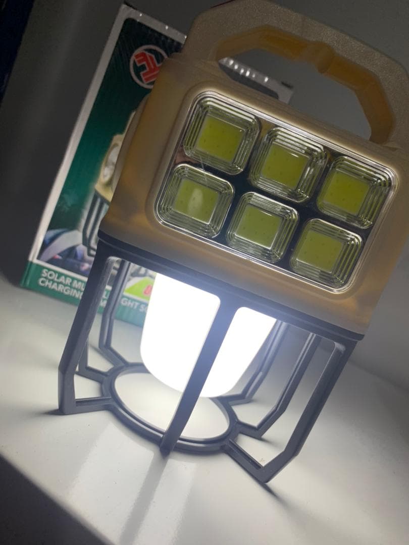 Lampe de camping à énergie solaire à 3 modes – مصباح يدوي للتخييم ب 3 أوضاع يعمل بالطاقة الشمسية - Camping et Randonnée - صورة حقيقية 6