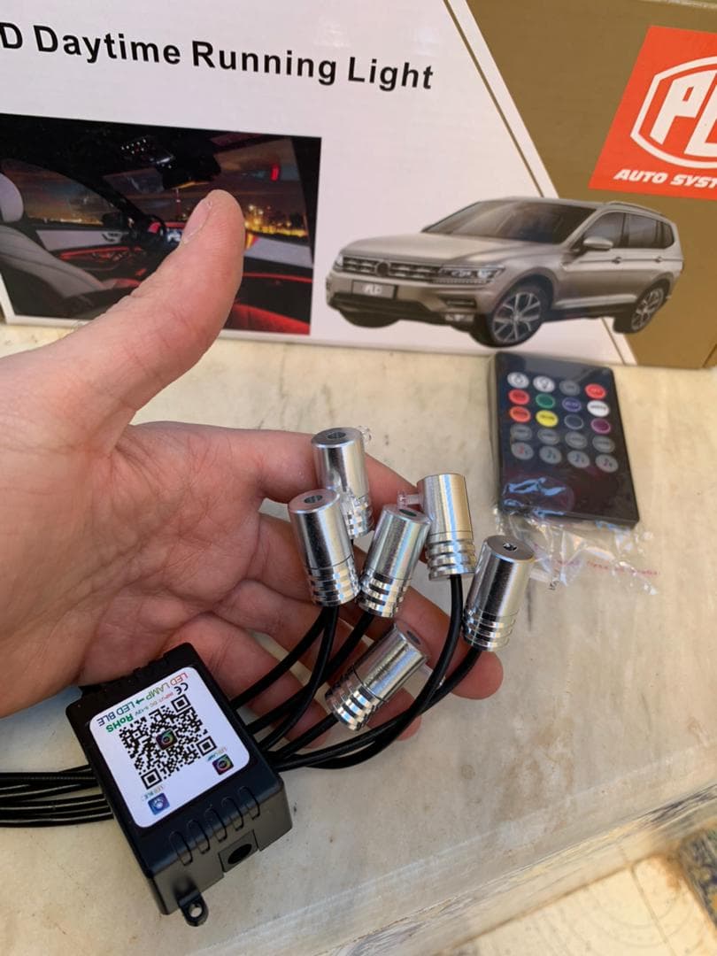 Lumière Ambiante RGB Pour l’Intérieur de Voiture avec Télécommande + APP Contrôle - Accessoires Auto/Moto - صورة حقيقية 9