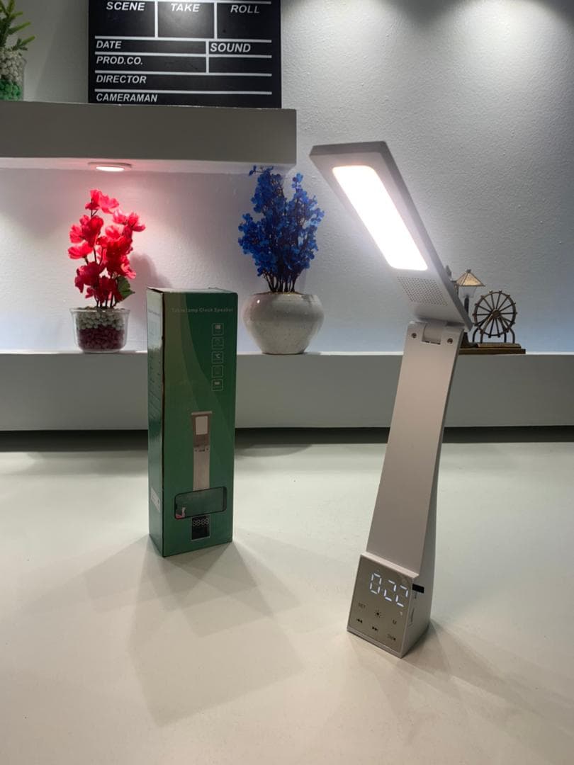 4en1 Lampe de Bureau LED et Haut-Parleur Bluetooth  – مصباح مكتب و مكبر صوت - Électronique - صورة حقيقية 8