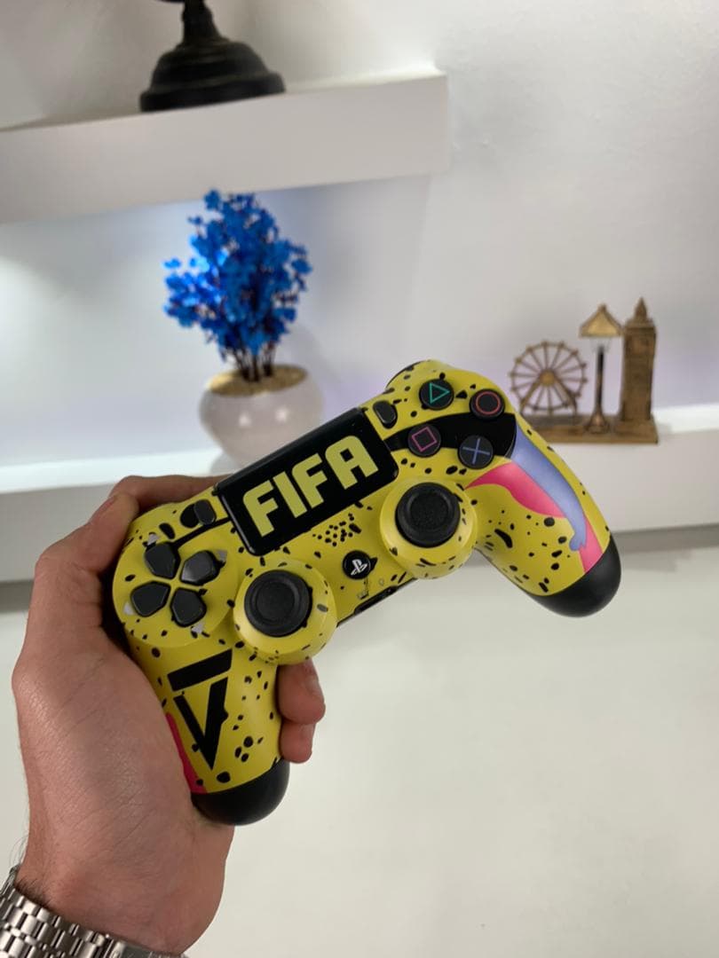 SONY DualShock Manette PS4 Sans Fil, Batterie Rechargeable (High Copy) – Limited Edition FIFA - Jouet & Gaming - صورة حقيقية 5