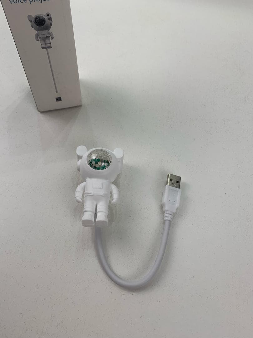 Astronut Projecteur LED Intelligente USB Veilleuse Galaxie & Astro Étoilée - بروجيكتور ذكي إضاءة ليلية - Électronique - صورة حقيقية 5