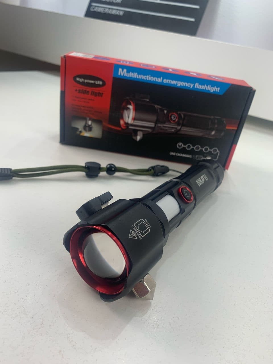 Lampe Torche Multifonctionnel LED Puissante Rechargeable par USB Avec PowerBank – طورش عالي السطوع - Camping et Randonnée - صورة حقيقية 8