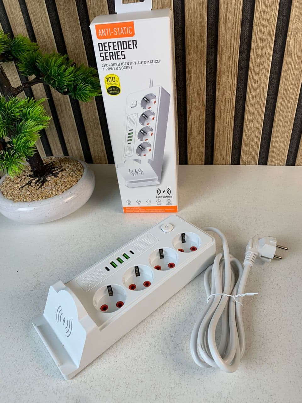 Multiprise 4 SOCKET 2500W avec USB, Type-C et chargement sans fil – مقبس طاقة وشاحن لاسلكي - Électronique - صورة حقيقية 10
