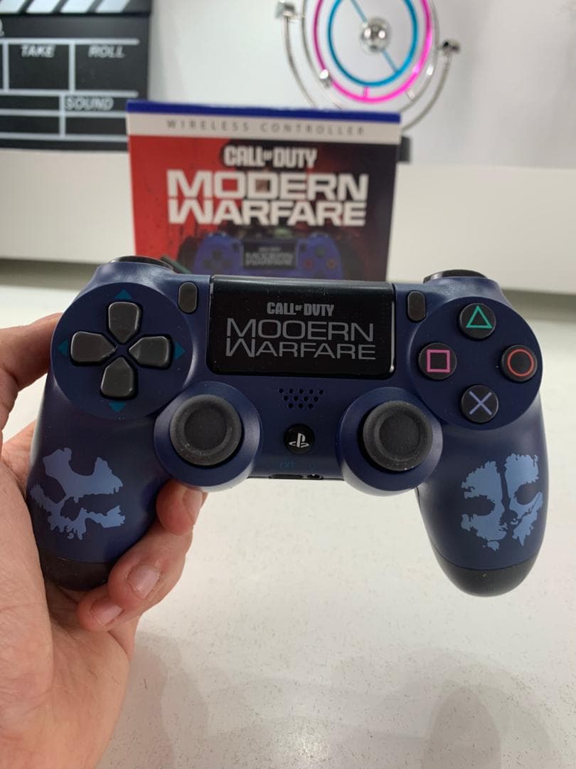 SONY DualShock Manette PS4 Sans Fil, Batterie Rechargeable (High Copy) – Edition Moderne Warfare - Jouet & Gaming - صورة حقيقية 7