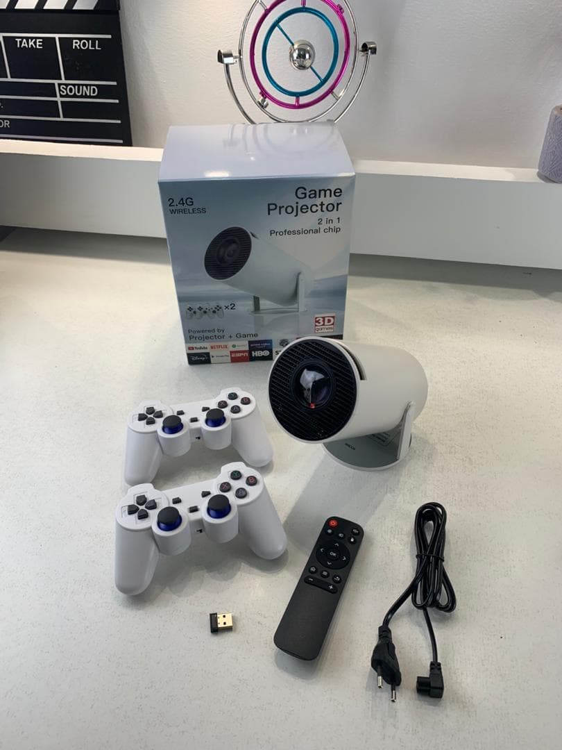 Projecteur de Jeux Intelligent a Haute Résolution avec Deux Manettes – مشغل ألعاب وجهاز عرض على الحائط - Électronique - صورة حقيقية 9