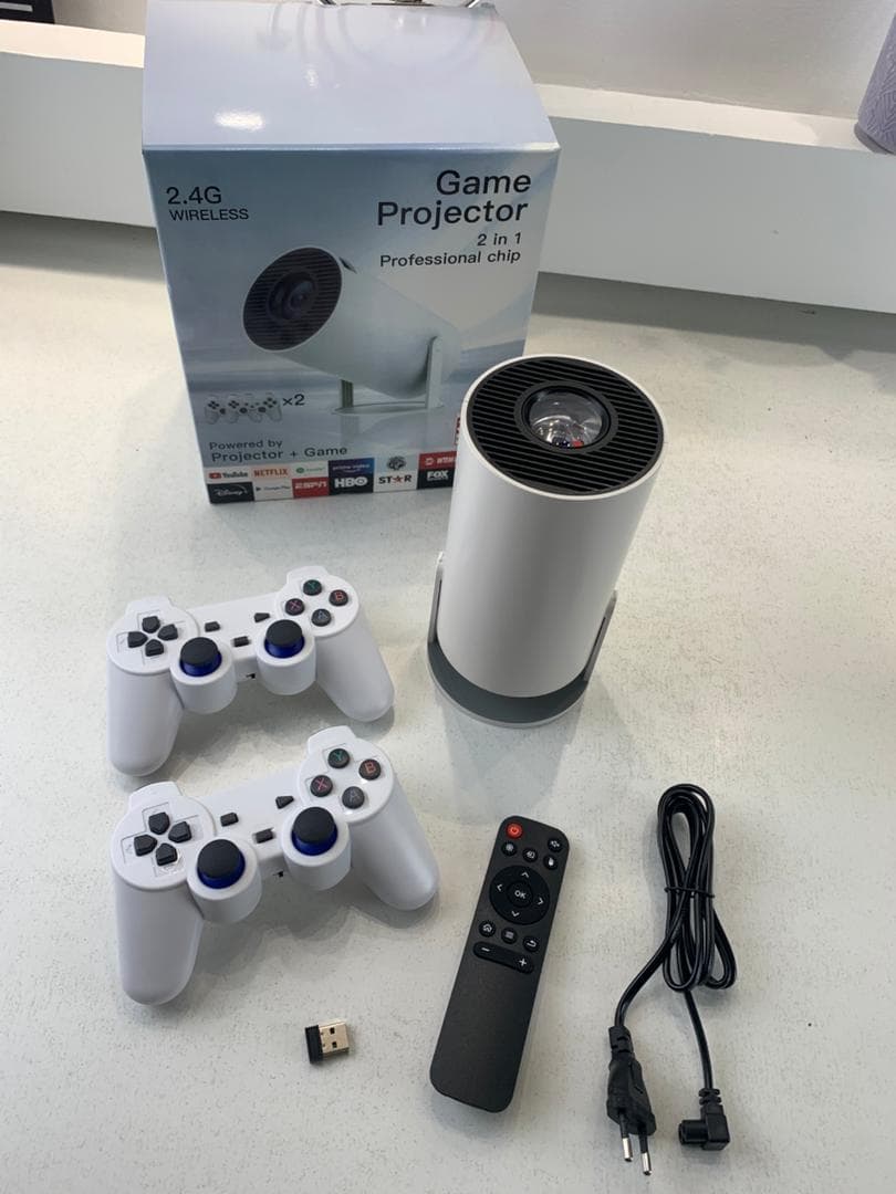Projecteur de Jeux Intelligent a Haute Résolution avec Deux Manettes – مشغل ألعاب وجهاز عرض على الحائط - Électronique - صورة حقيقية 10