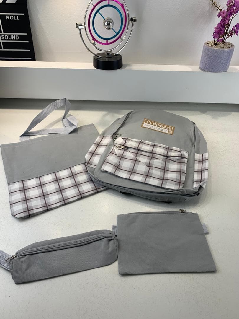 Ensemble de sacs d’école Kawai pour adolescents 4Pcs CLBD V4 Gris – محفظة 4 قطع كاواي رمادي - Sac à dos et Mode - صورة حقيقية 4