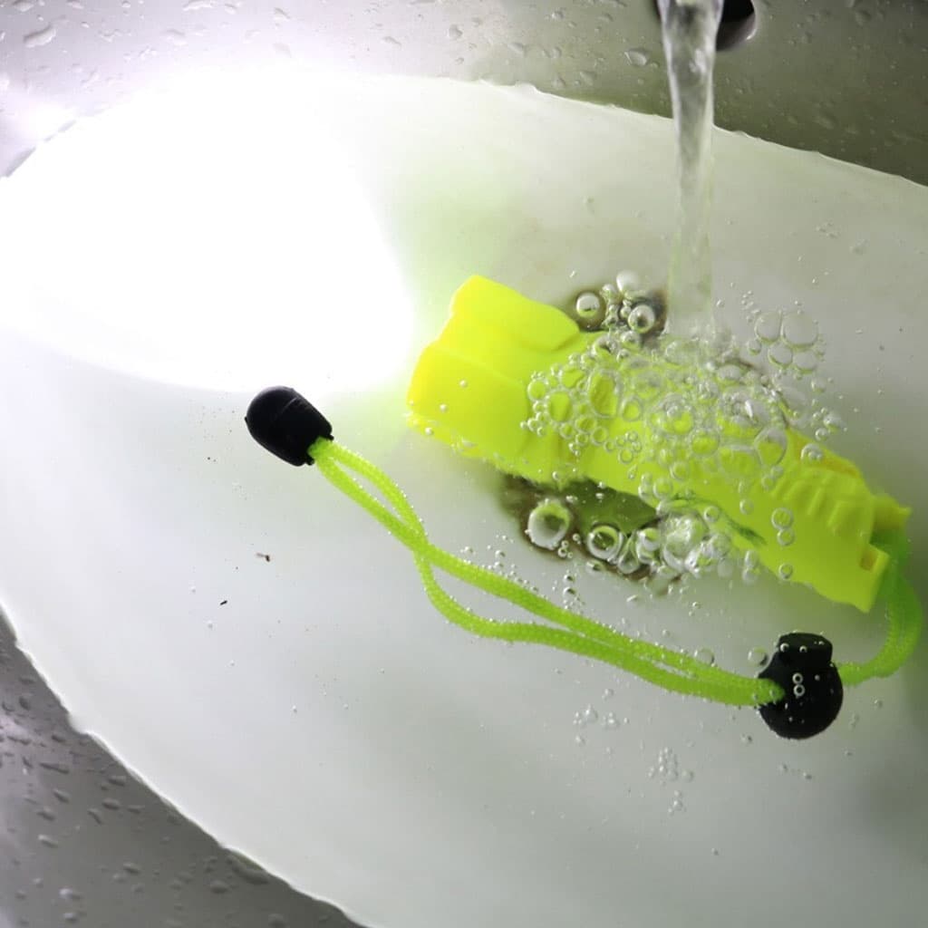 Lampe Torche Sous-Marine Étanche jusqu’à 25 mètres – مصباح تحت السباحة تحت الماء - Camping et Randonnée - صورة 6