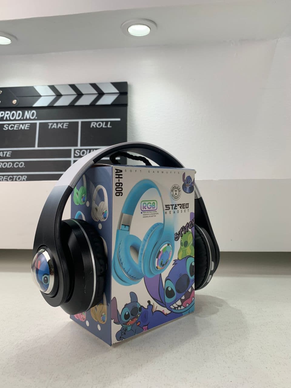 Casque Audio Design Stitch pour Enfants avec Connexion Bluetooth, USB et Carte TF – سماعات رأس للأطفال ستيتش - Électronique - صورة حقيقية 3