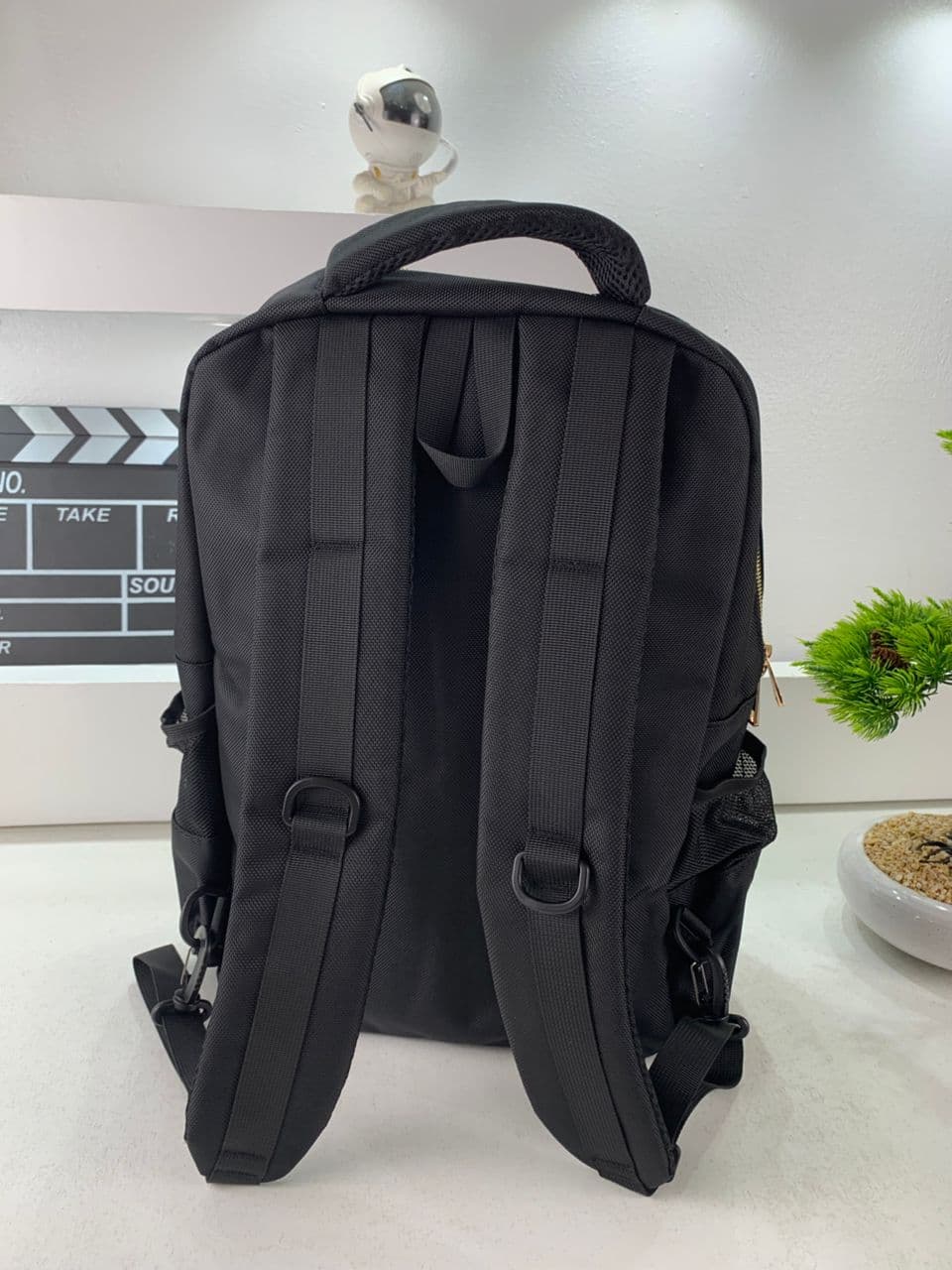 Sac à dos Coiffeur WAHL avec des Support pour Tondeuses et Outils Professionnels – حقيبة اغراض الحلاق - Divers - صورة حقيقية 9