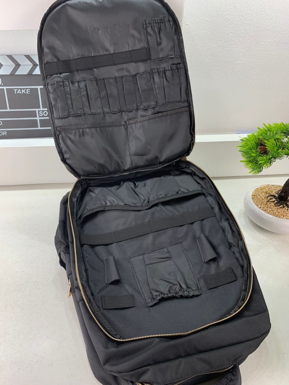 Sac à dos Coiffeur WAHL avec des Support pour Tondeuses et Outils Professionnels – حقيبة اغراض الحلاق - Divers - صورة حقيقية 10