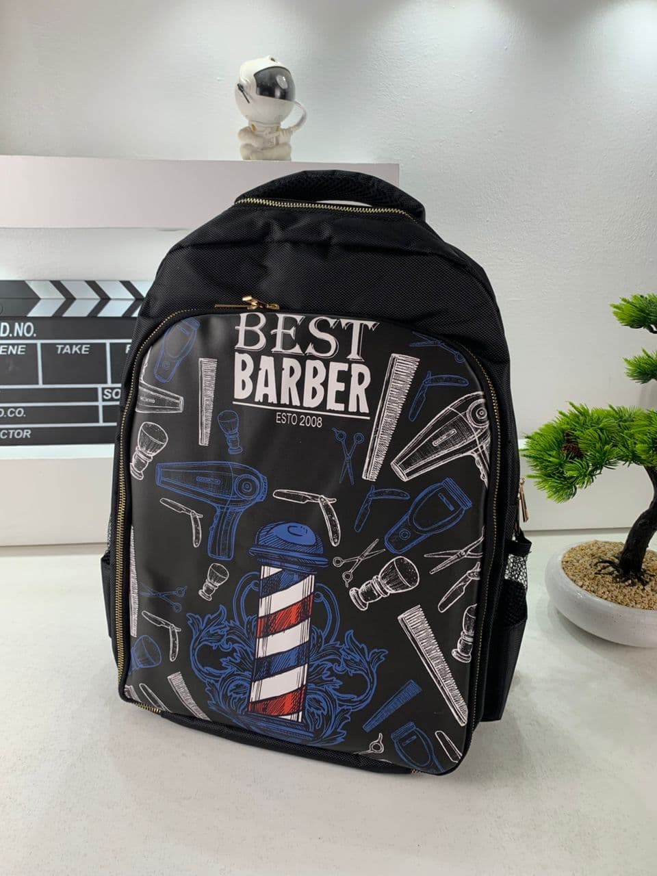 Sac à dos Coiffeur avec des Support pour Tondeuses et Outils Professionnels – حقيبة اغراض الحلاق - Divers - صورة حقيقية 8