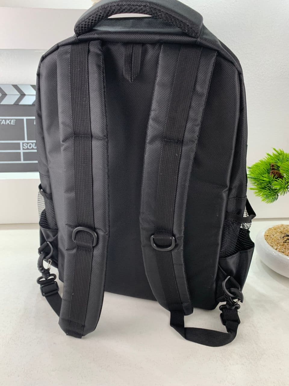 Sac à dos Coiffeur avec des Support pour Tondeuses et Outils Professionnels – حقيبة اغراض الحلاق - Divers - صورة حقيقية 10