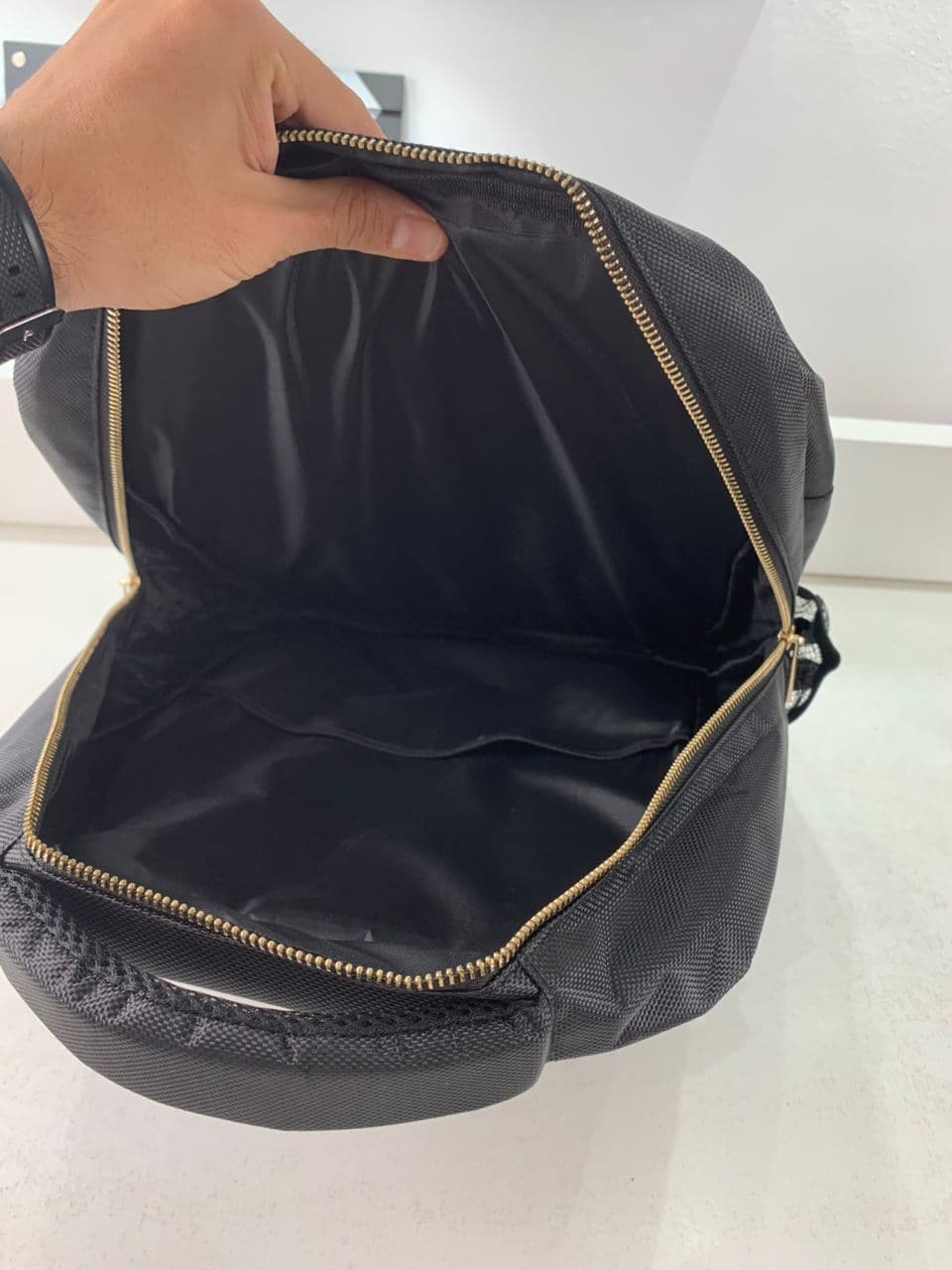 Sac à dos Coiffeur avec des Support pour Tondeuses et Outils Professionnels – حقيبة اغراض الحلاق - Divers - صورة حقيقية 12