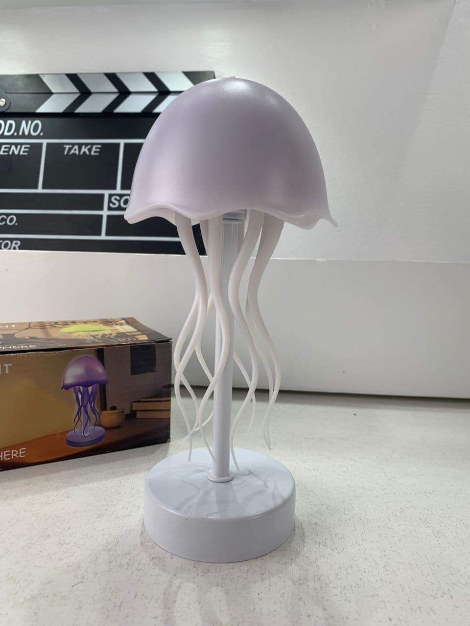 Lampe méduse RVB rechargeable avec capteur tactile et pieds dansants – مصباح ديكور على شكل قنديل - Décoration - صورة حقيقية 9