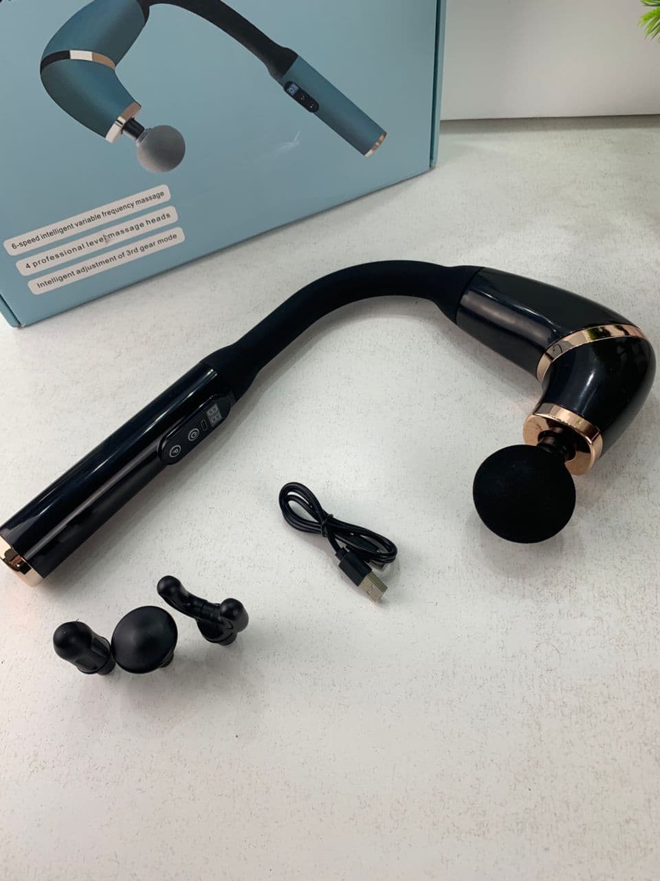Pistolet de massage poignée allongée avec 4 têtes, 3 modes et 6 niveaux – جهاز تدليك الجسم - Soins et Beauté - صورة حقيقية 9